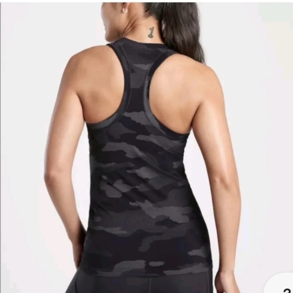 Athleta seamless momentum camo racerback tank top